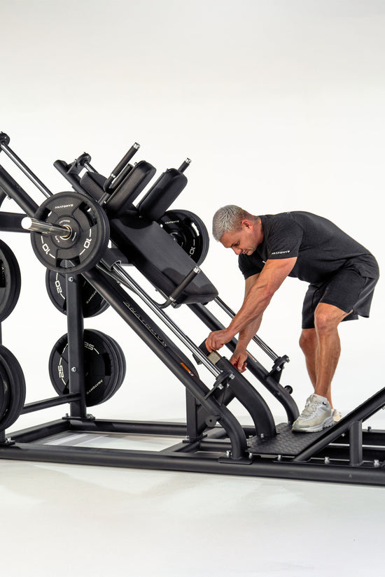 TORGYN HACK SQUAT