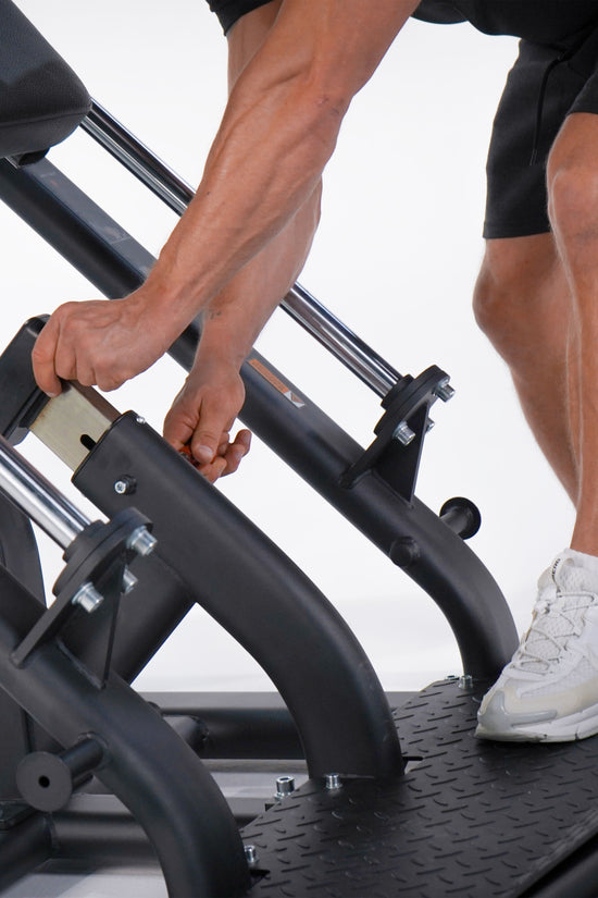 TORGYN HACK SQUAT