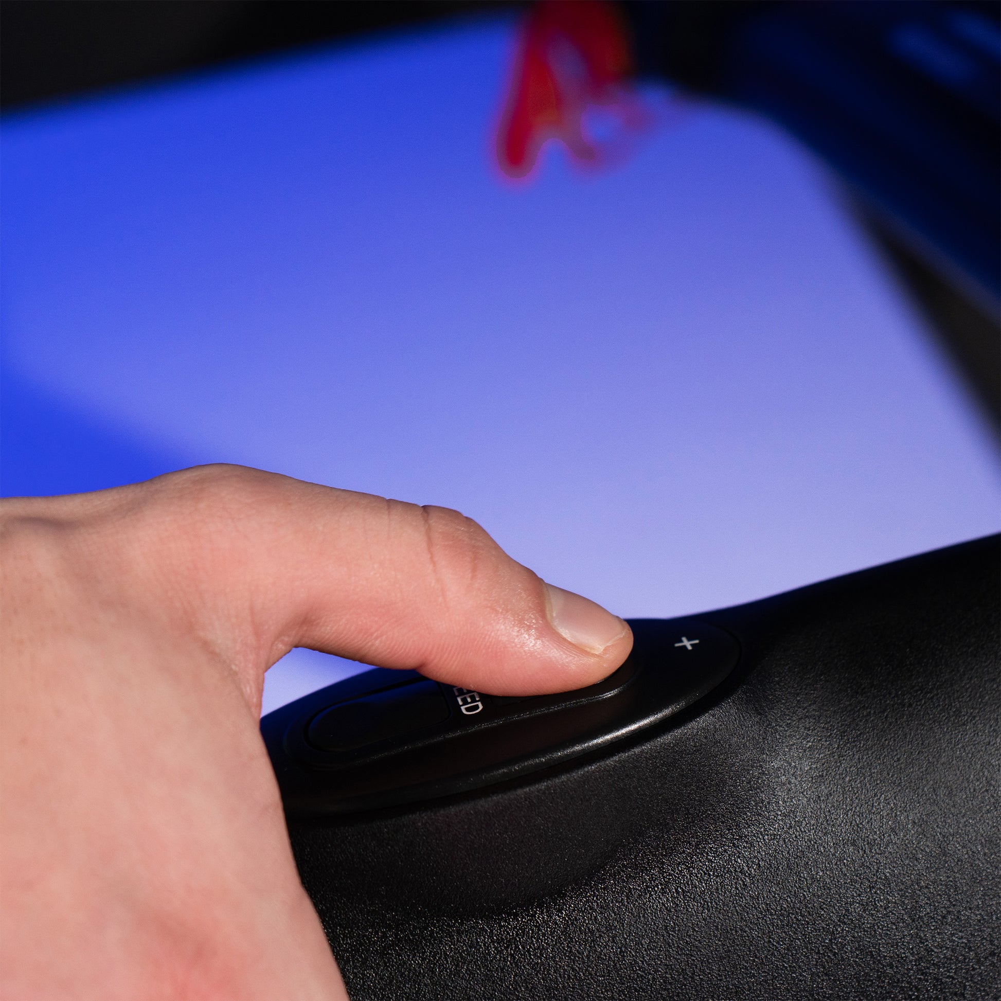 VELTRIX TREADMILL - LED SCREEN MONITOR