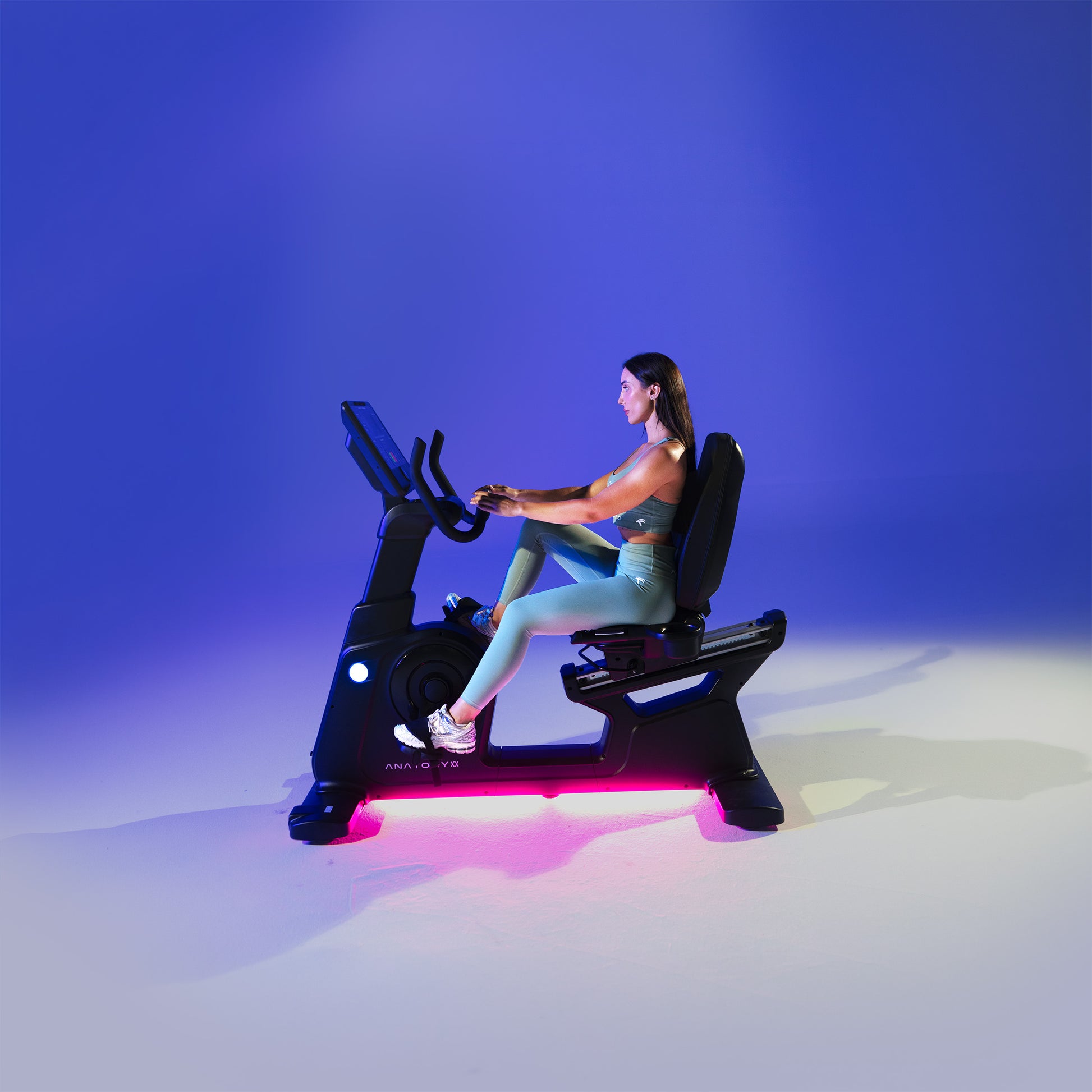VELTRIX RECUMBENT CYCLE - LED SCREEN MONITOR